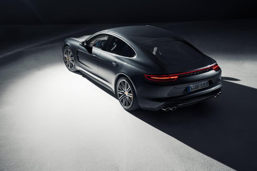  Porsche Panamera Turbo 2016 года  (фото 32 из 53)